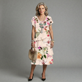 Vestido elegante y vaporoso con volantes