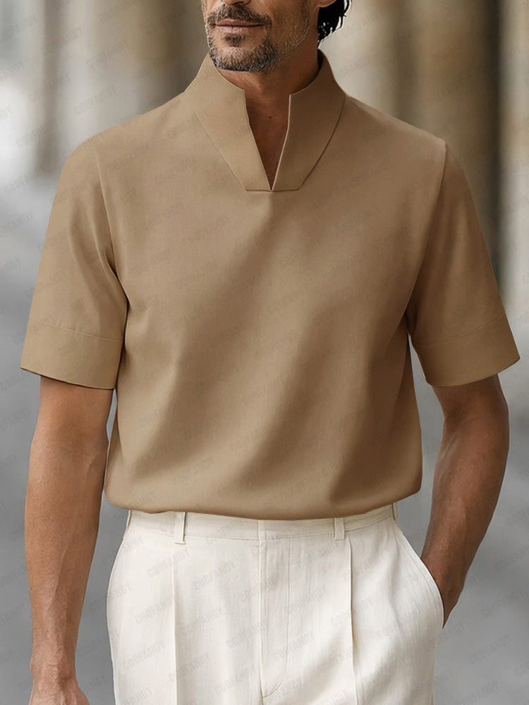 Polo de cuello alto estilo minimalista