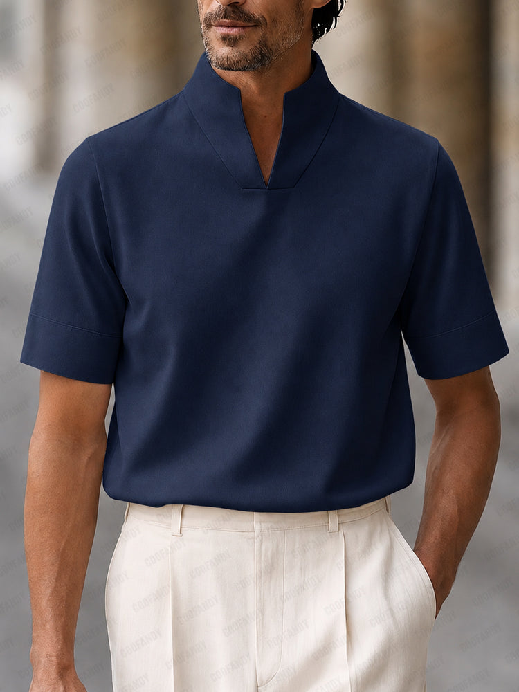 Polo de cuello alto estilo minimalista