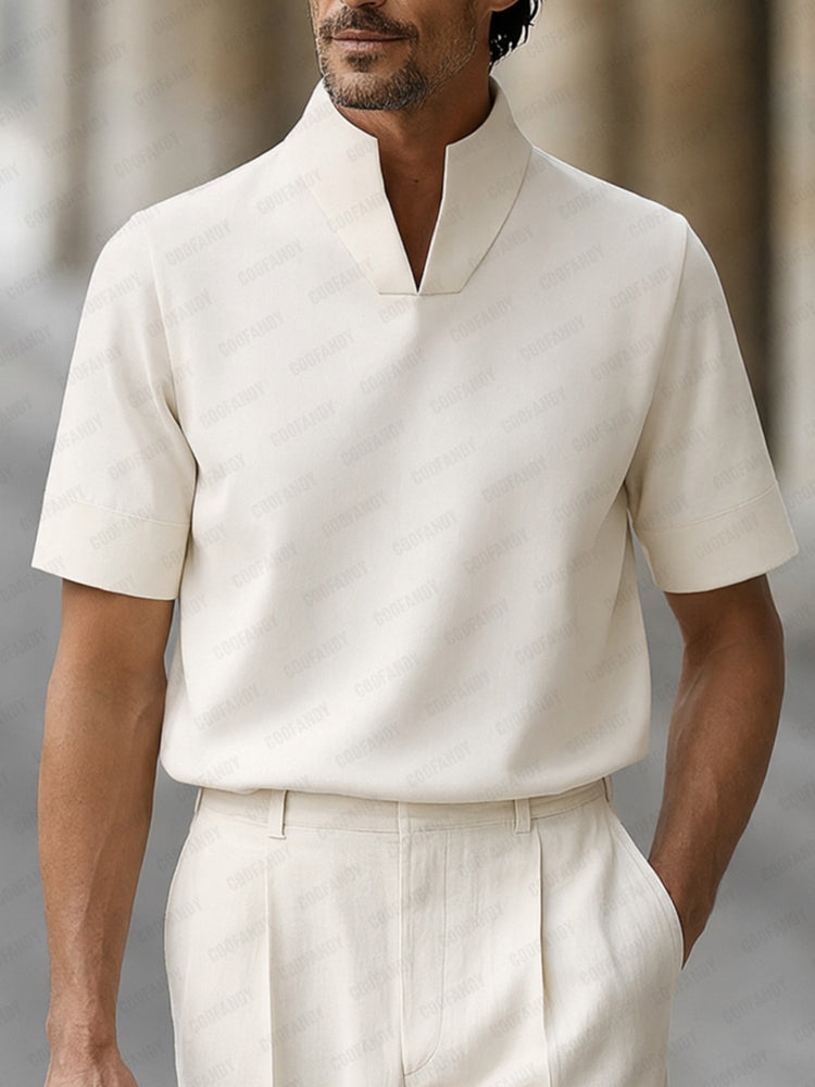 Polo de cuello alto estilo minimalista