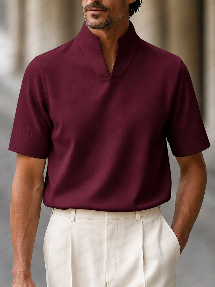 Polo de cuello alto estilo minimalista