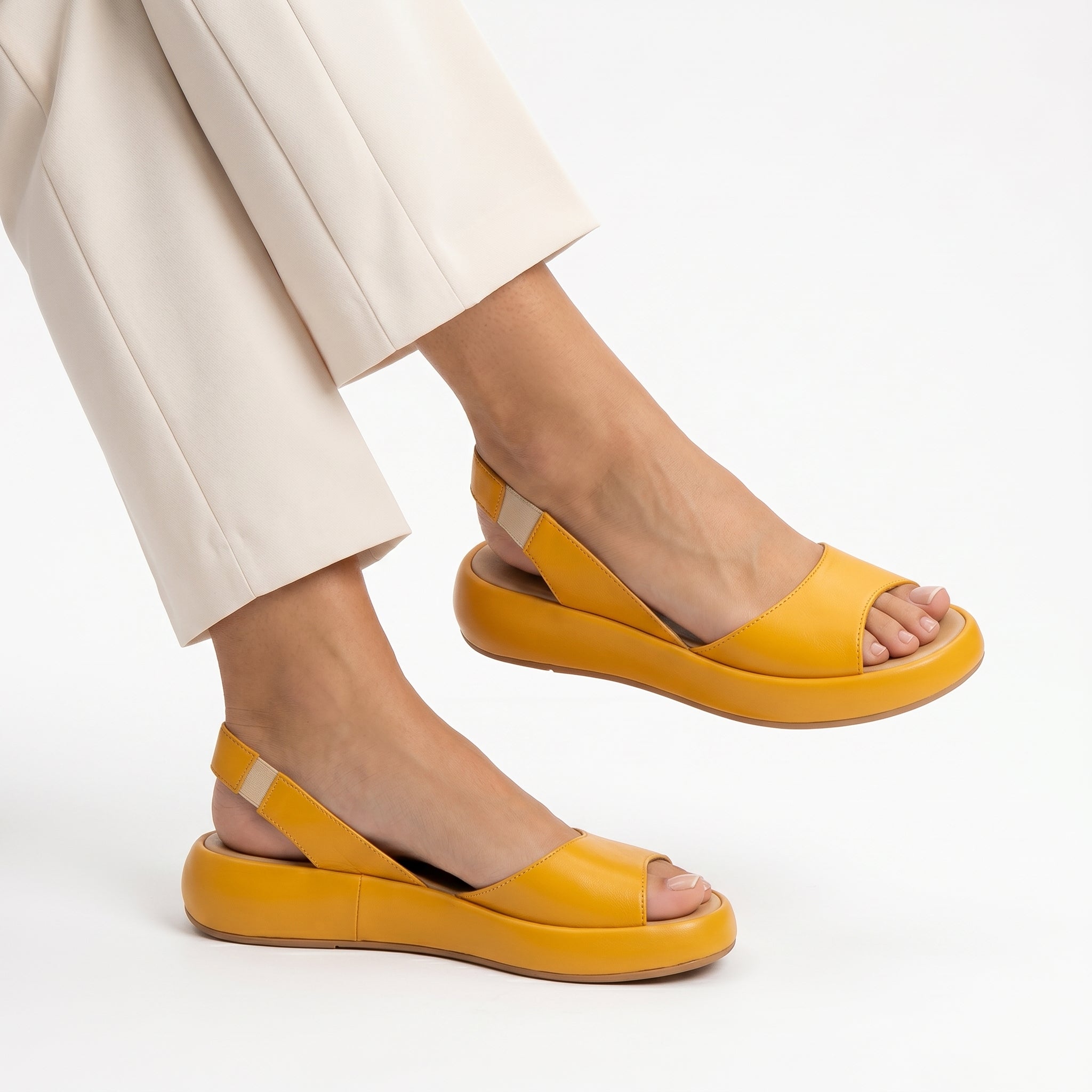 Claudia - Sandalias planas con suela anatómica