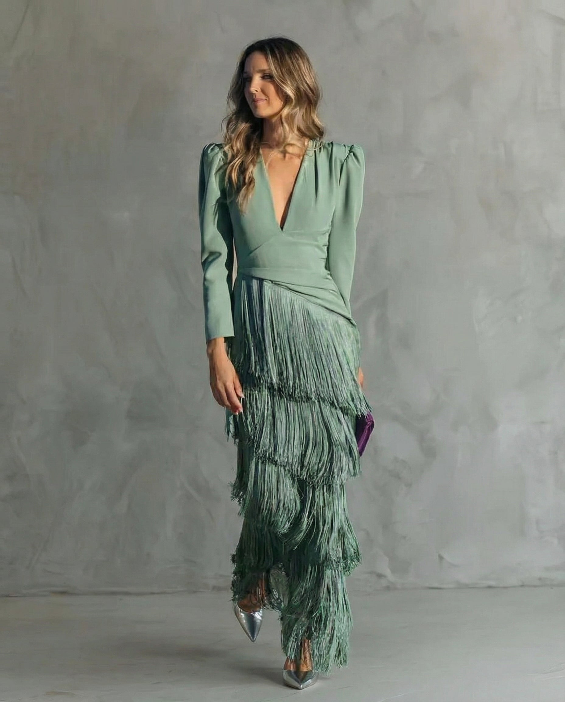 Chiara | Vestido elegante con mangas con flecos